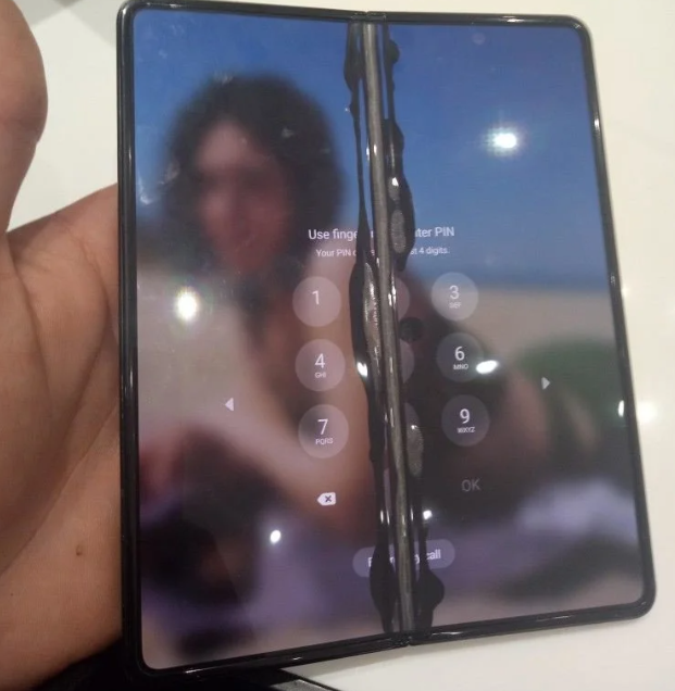 三星gzfold3一年保修期过后，出现了大量折叠式屏幕损坏报告