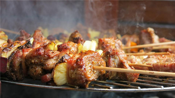 网友表示，乐山油炸食品不健康，建议取缔，引起了争议！官方的回应受到了称赞