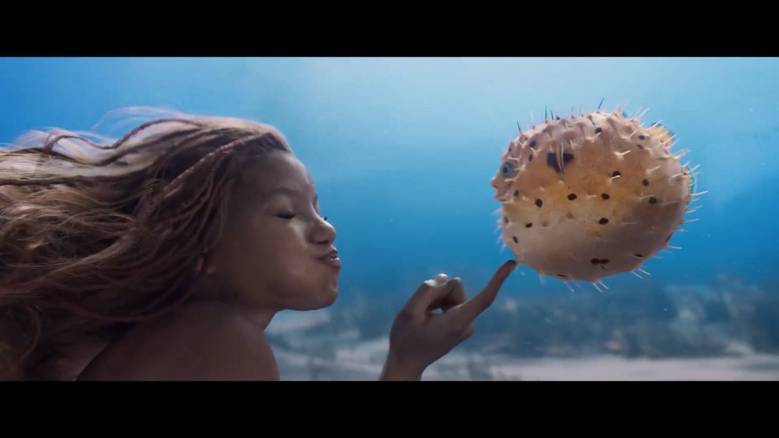 5月26日上映真人电影《小美人鱼》发布新预告片