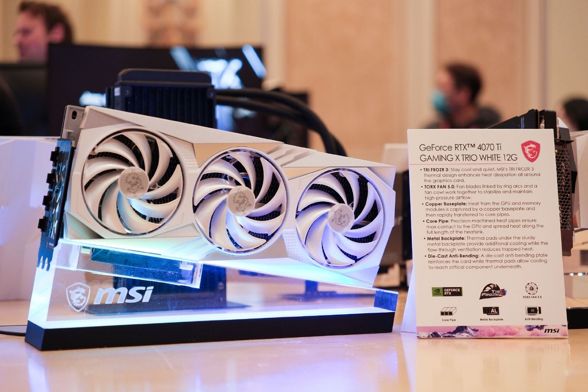 微星RTX4070Ti白龙显卡陈列7099元