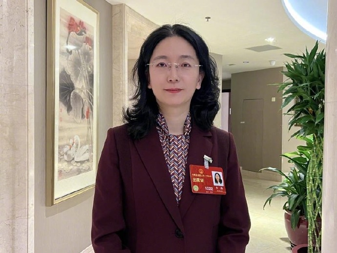 全国人大代表李燕:建议停止向未成年人提供网络游戏服务