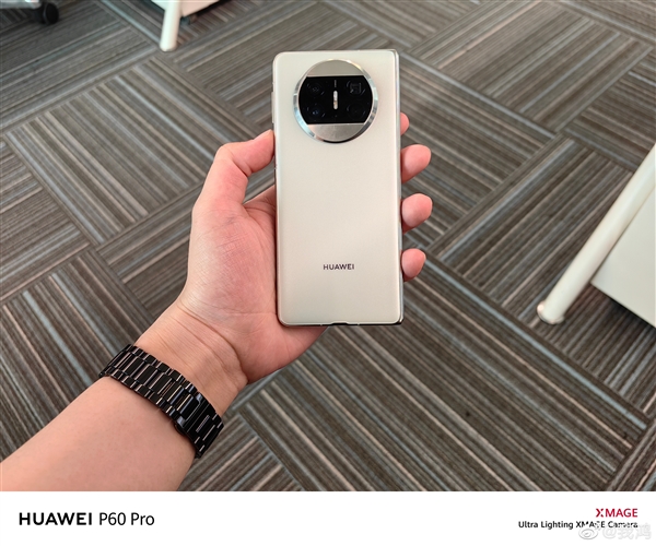 华为可折叠屏幕比iPhone轻：规格没有缩水，遥遥领先竞争对手