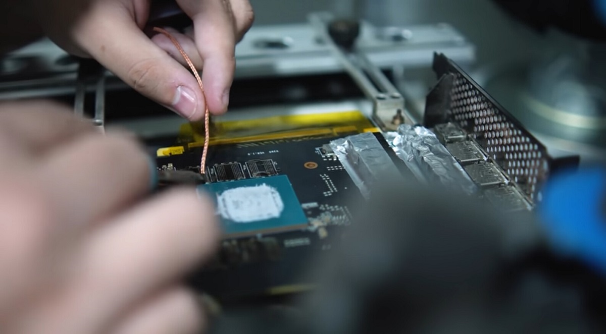 RTX3070只有8GB显存还不够吗？然后将其扩展到16GB。
