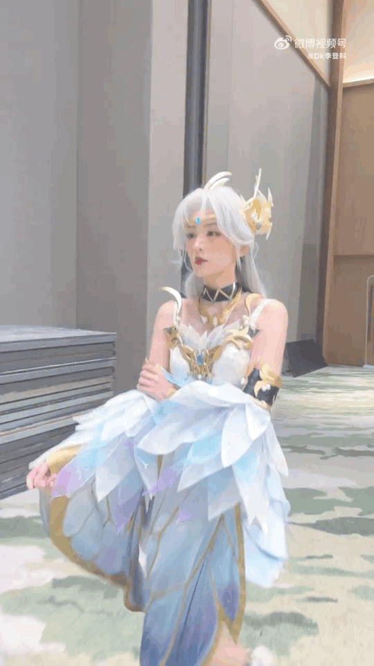 古丽娜扎COS《王者荣耀》貂蝉比原来漂亮多了。
