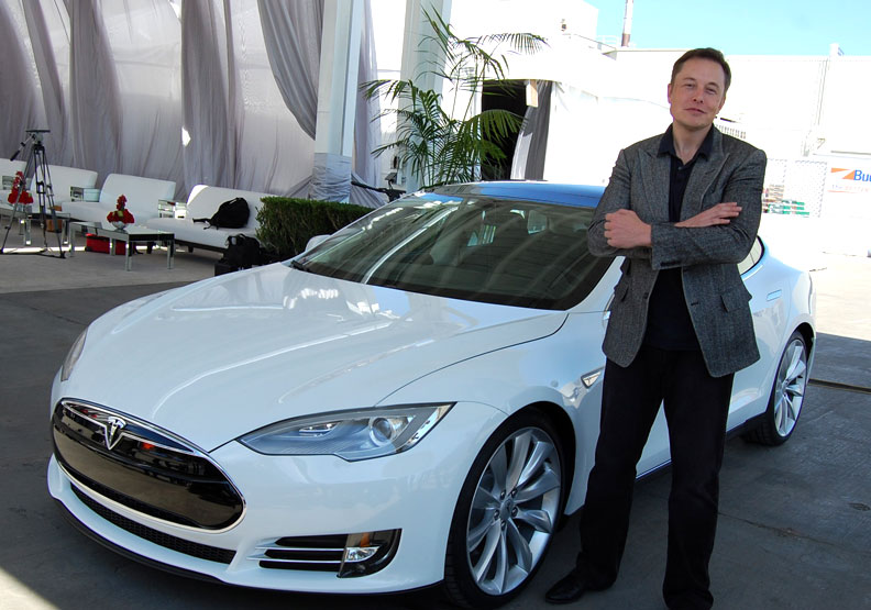 马斯克：特斯拉可能会“开放更多源代码”
