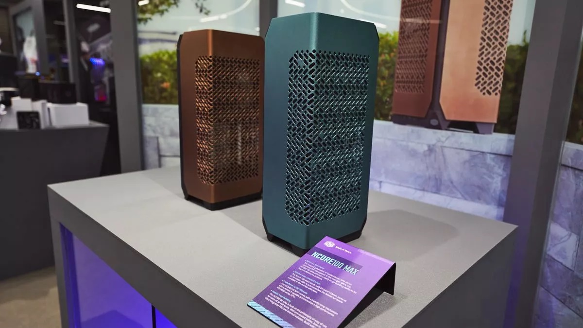 极冷显示ncore100最大机箱可安装腾讯通4090显卡
