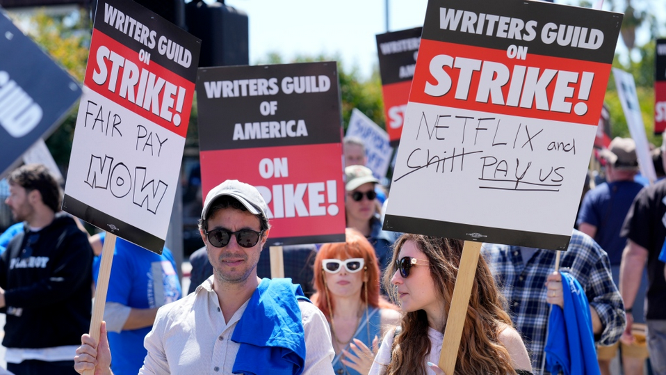 由于编剧罢工，美剧《1923》第二季被无限期推迟。
