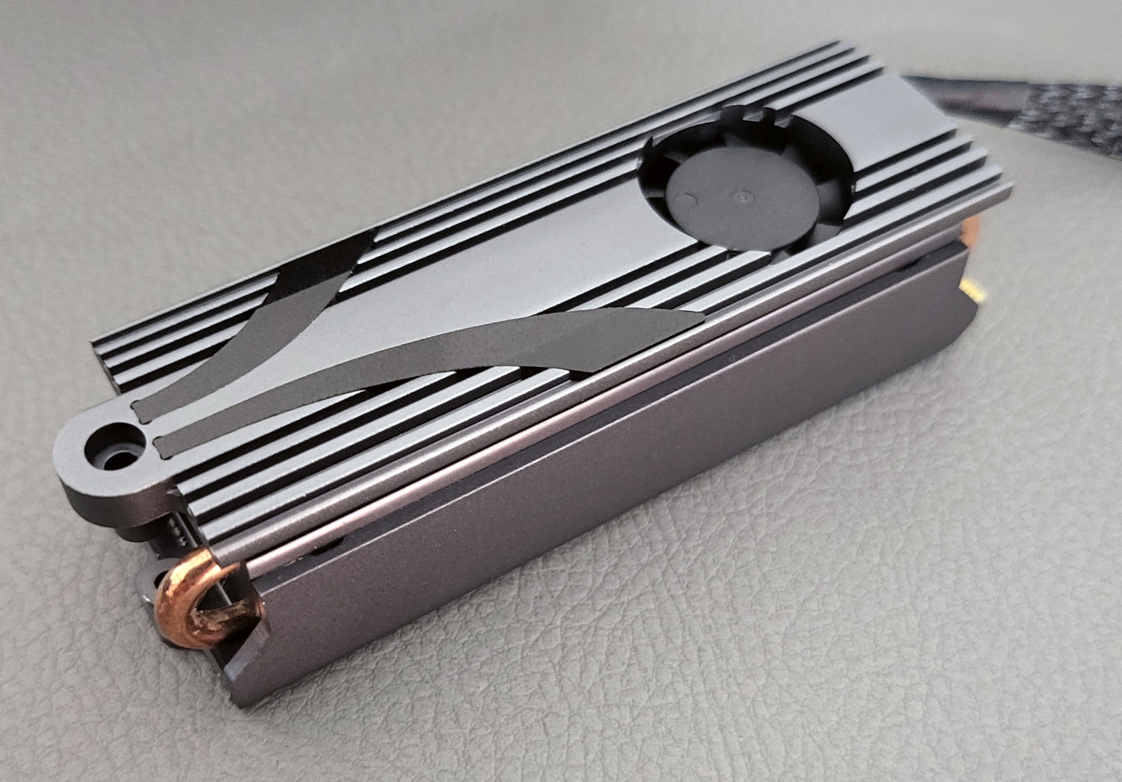 14GB/S史无前例！PCIe5.0SSD终于满载而归。
