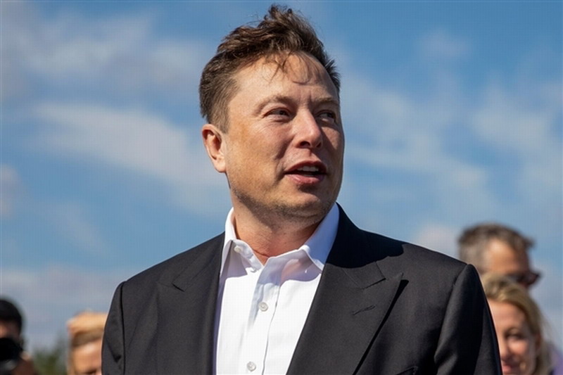 马斯克涉嫌滥用公司资金建造个人住房：他曾表示不会买房。
