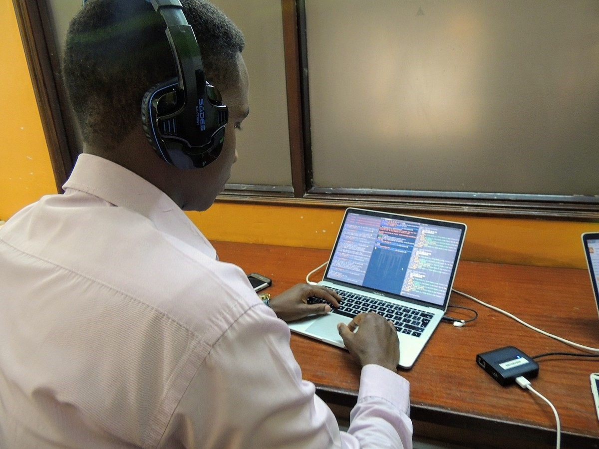 调查称，印度上班族喜欢假装很忙：43%的时间用于表演工作
