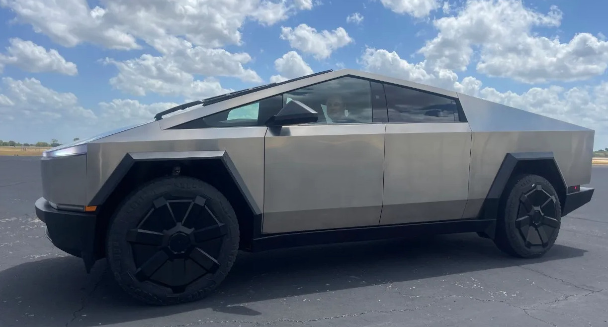 特斯拉尚未宣布网络卡车定价马斯克称生产具有挑战性
