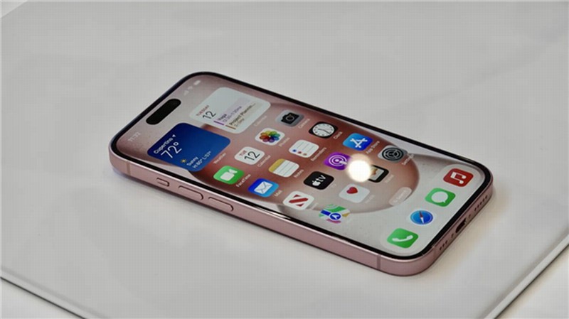 你怎么敢买呢？苹果回应iPhone15Pro烧屏：14天内可退换货
