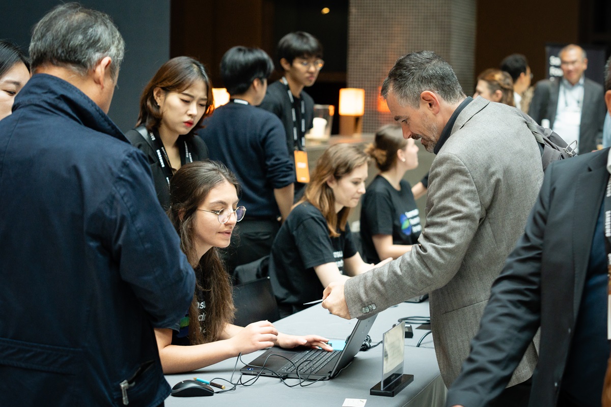 三星开发了业内第一款5纳米汽车EMRAM，将于2027年批量生产。
