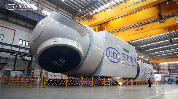 全球最大海上直驱风电机组福建下线发电38千瓦时
