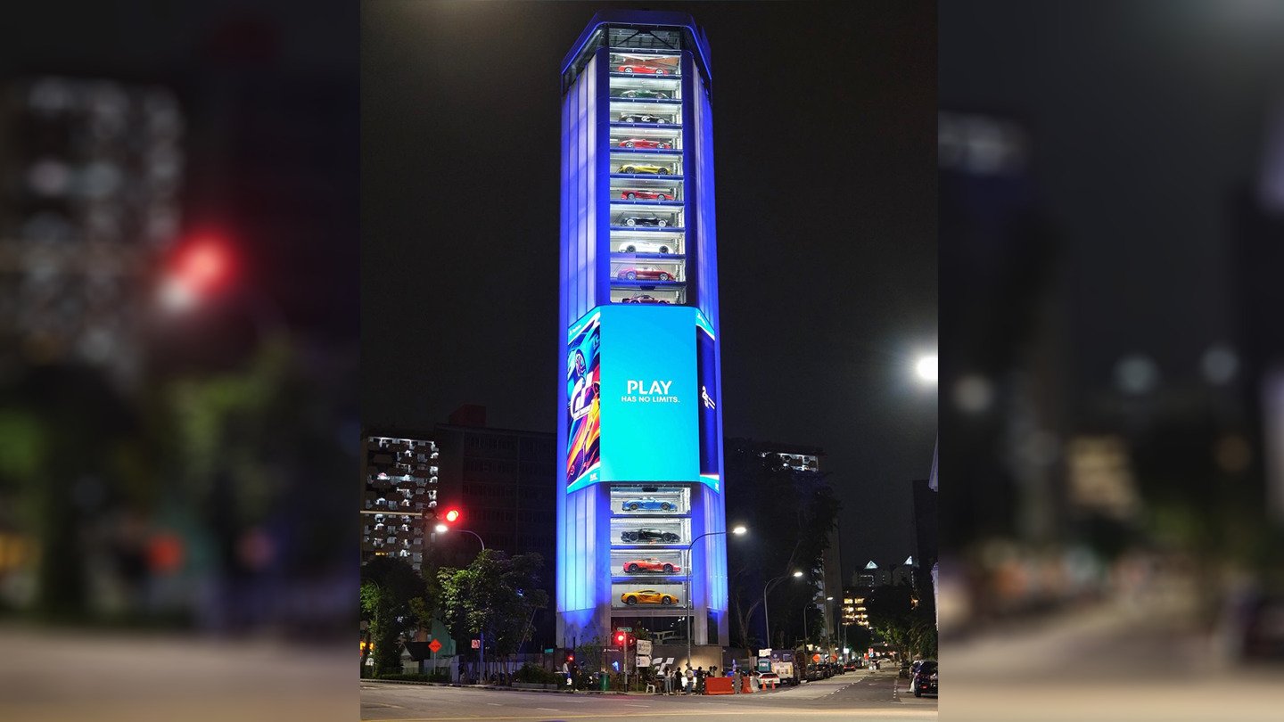 《GT赛车7》与新加坡捷安特汽车自动售货机合作宣传。