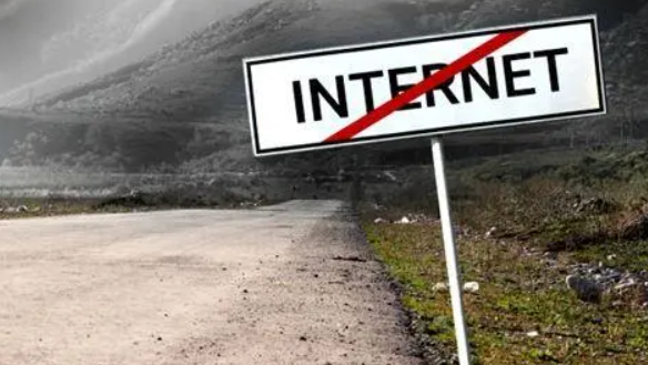 法国父亲的干扰器断网，克制孩子沉迷网络，权力太大，大致断网全镇。