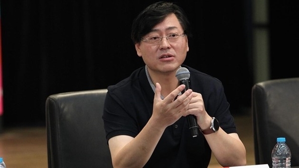 联想单季营收首次突破200亿美元。CEO杨：创下新纪录。