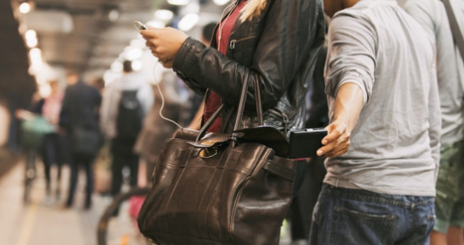 用户分享手机简易“防盗”秘技设置专用通讯录，引发热议。