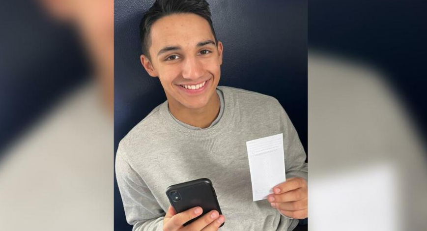 非常有毅力的外国少年为了1800美元零花钱，6年没碰SNS。