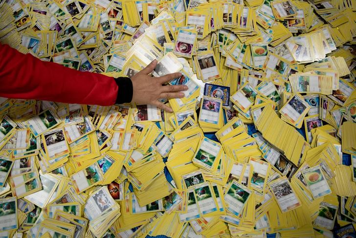 美国男子因用救济金购买宝可梦卡被判3年监禁。