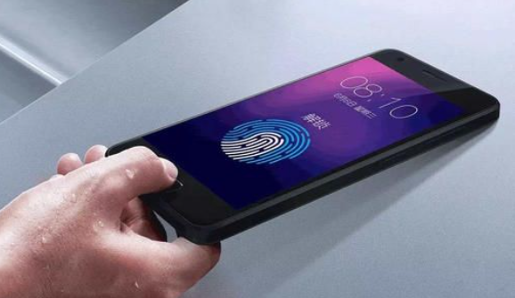 熊海子打游戏花了8万多，偷偷用胶带印父母指纹解锁手机。