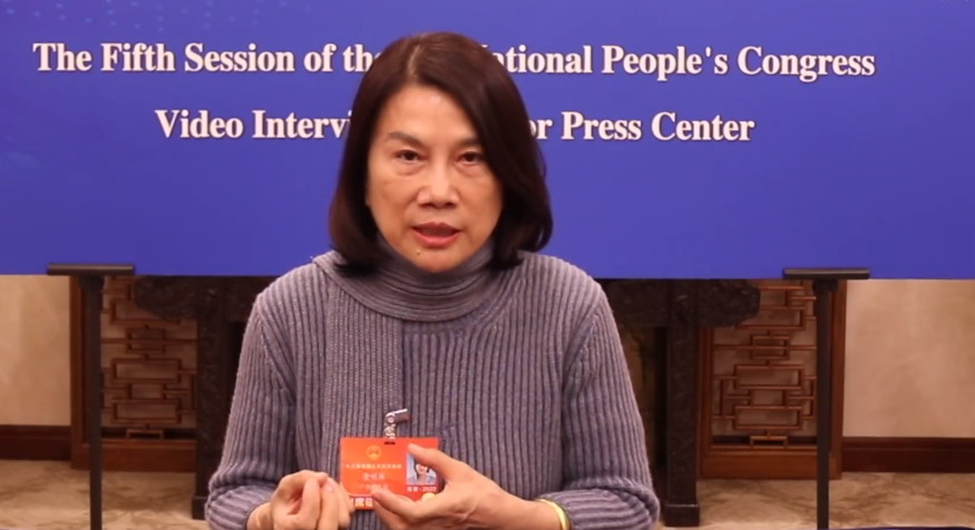 董明珠建议，领导不要只是督促员工多干活：多关注员工的收入。