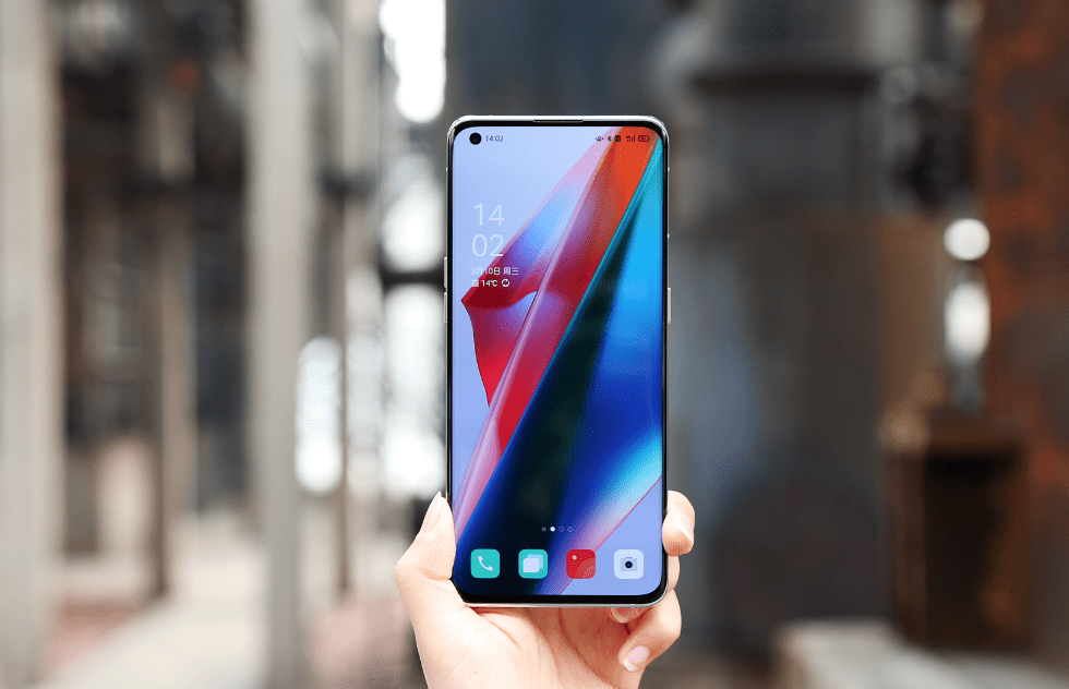 OPPO  Find  X5 Pro和iPhone  13 Pro对比：色差明显。