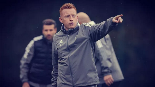 这位29岁的职业足球经理表示，他将与《足球经理》比赛一起训练。