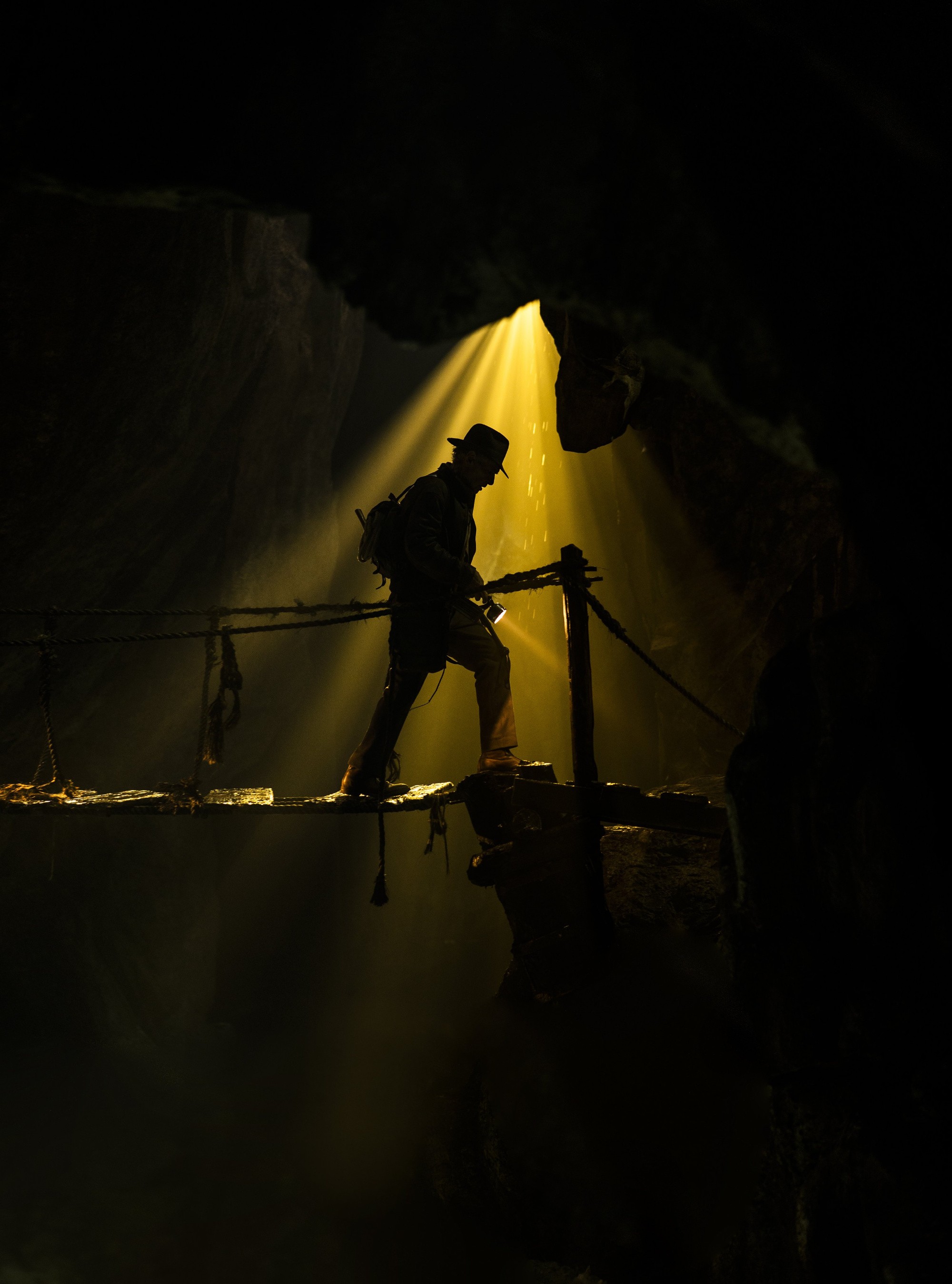 《夺宝奇兵5》电影《琼斯博士》第一张剧照继续他的冒险。