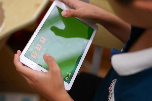 九岁宝宝半夜充值近九千。苹果和游戏公司拒绝退款。