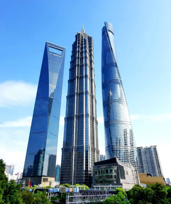 国家发改委规定，建筑高度不得超过500米。专家分析这背后的原因。