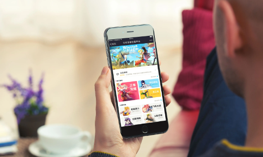 12岁男孩玩手机游戏充父亲医药费。游戏公司退款到了。