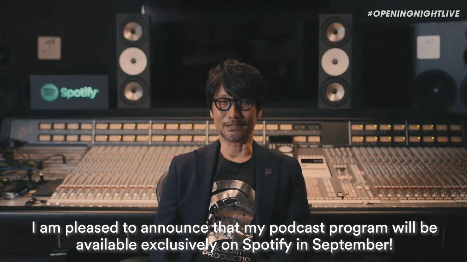 科隆:小岛秀夫出现在开幕式的晚上，为一个新的播客节目做宣传。