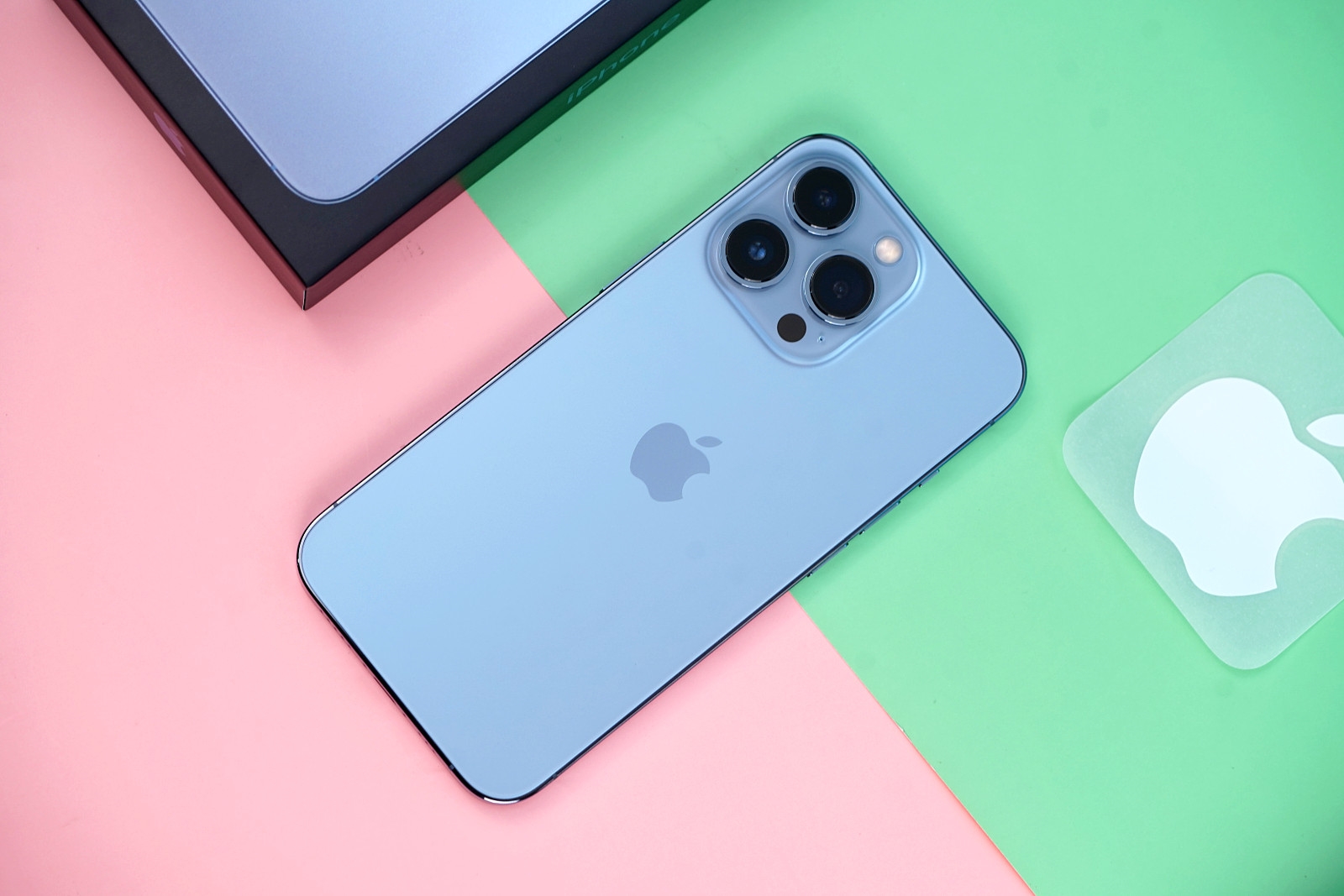 苹果拒绝接受巴西禁止iPhone无充电器，称是为了环保。
