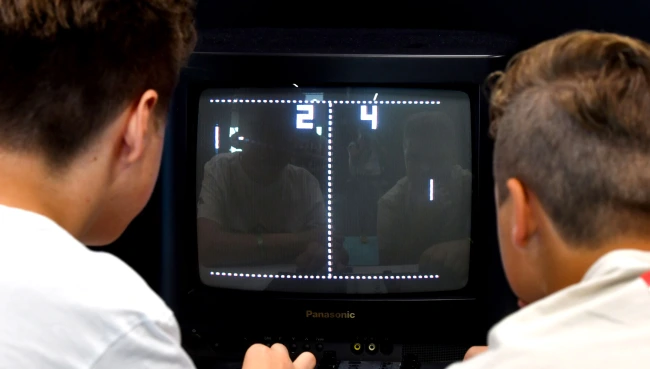 科学家尝试教实验室培养脑细胞玩《Pong》