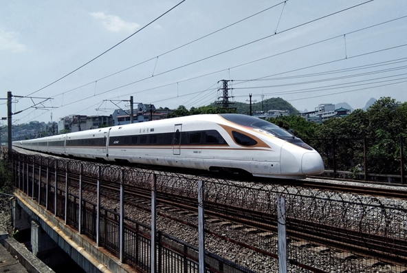 全球最大的12306平台注册用户达到6.8亿。