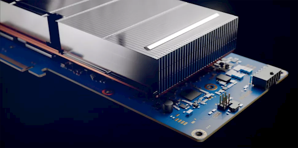 英特尔的新卡使用最新的16针电源端口RTX4090。有援军。