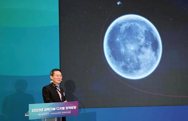 乘坐猎鹰9号火箭，韩国第一个月球探测器进入轨道