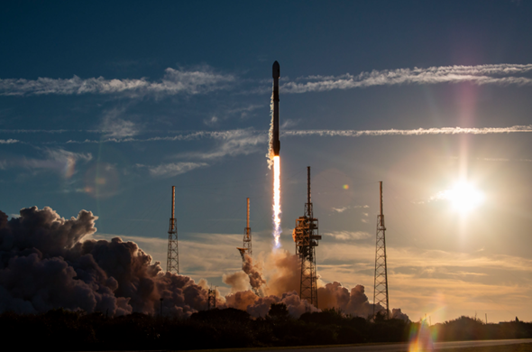 马斯克SpaceX公司有四枚火箭同时矗立在发射场。
