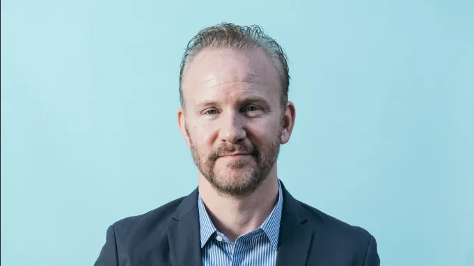 奥斯卡提名纪录片导演《大号的我》去世，享年53岁
