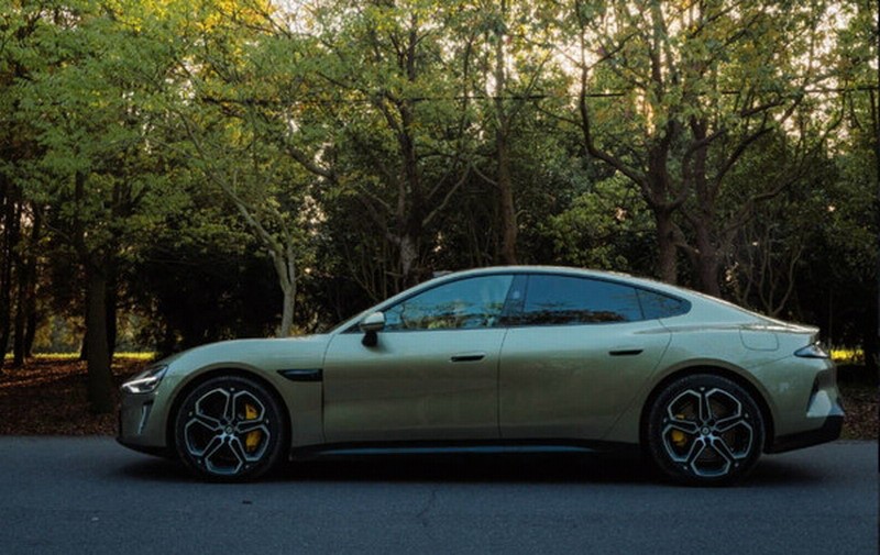 小米SU7荣获北京、深圳等十个城市销量第一名，遥遥领先
