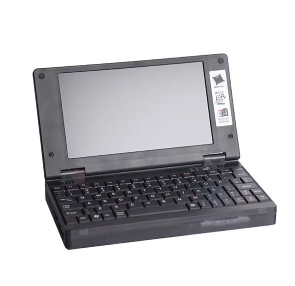 2024年：该公司推出了一款支持IOS和Win95的笔记本电脑
