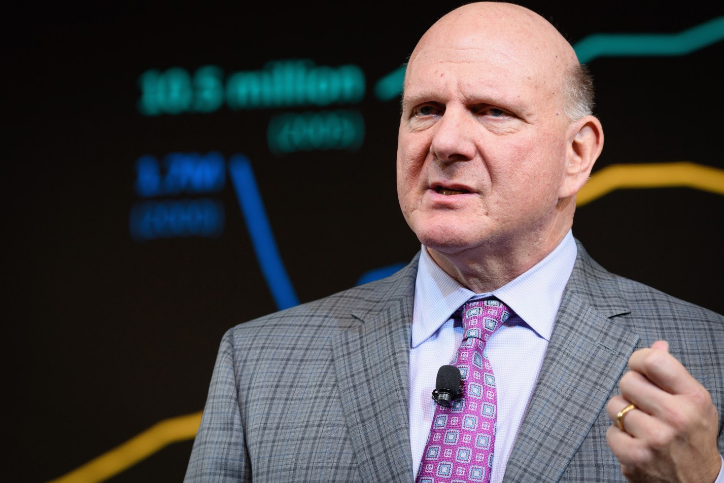 微软前首席执行官鲍尔默比创始人比尔·盖茨拥有更多的财富
