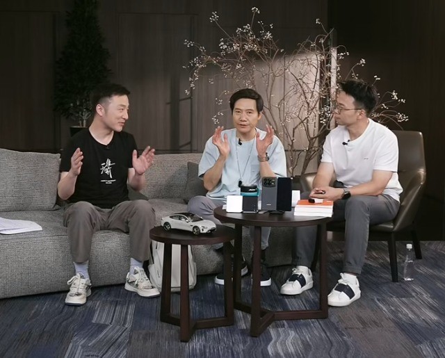 雷军：苹果也采用OEM模式。为什么小米要做组装厂？
