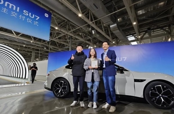 多地网友抱怨小米SU7发货太慢。雷军：我会催他的
