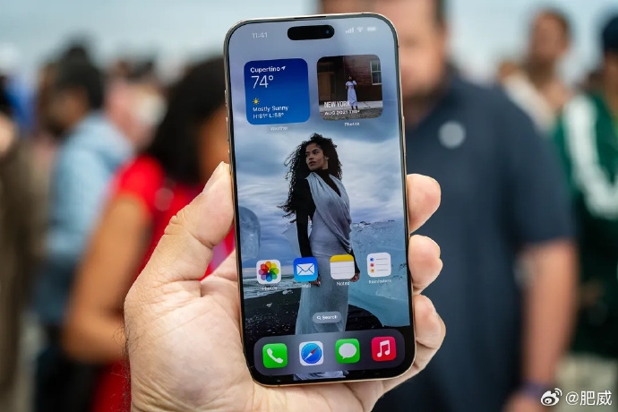 说颜色难看，就没有美感。库克：苹果对iPhone16的配色非常满意
