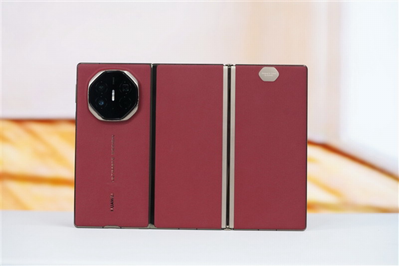 余承东：华为三重手机让高端人群满足效率需求
