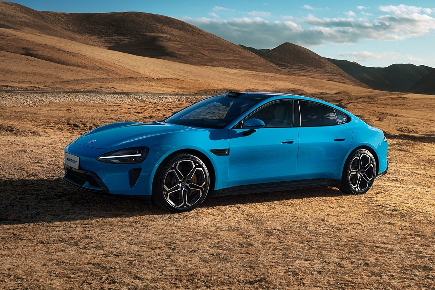 雷军：全球汽车市场巨大，中国汽车行业要团结起来、健康竞争
