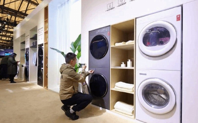 Gree的收入大幅下降。董明珠曾表示，不买Gree空调就是傻子
