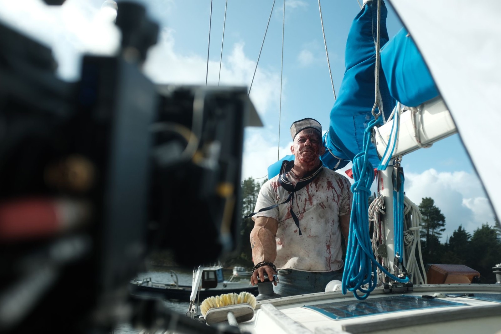 成为杀人犯？《大力水手》现场电影首次曝光剧照
